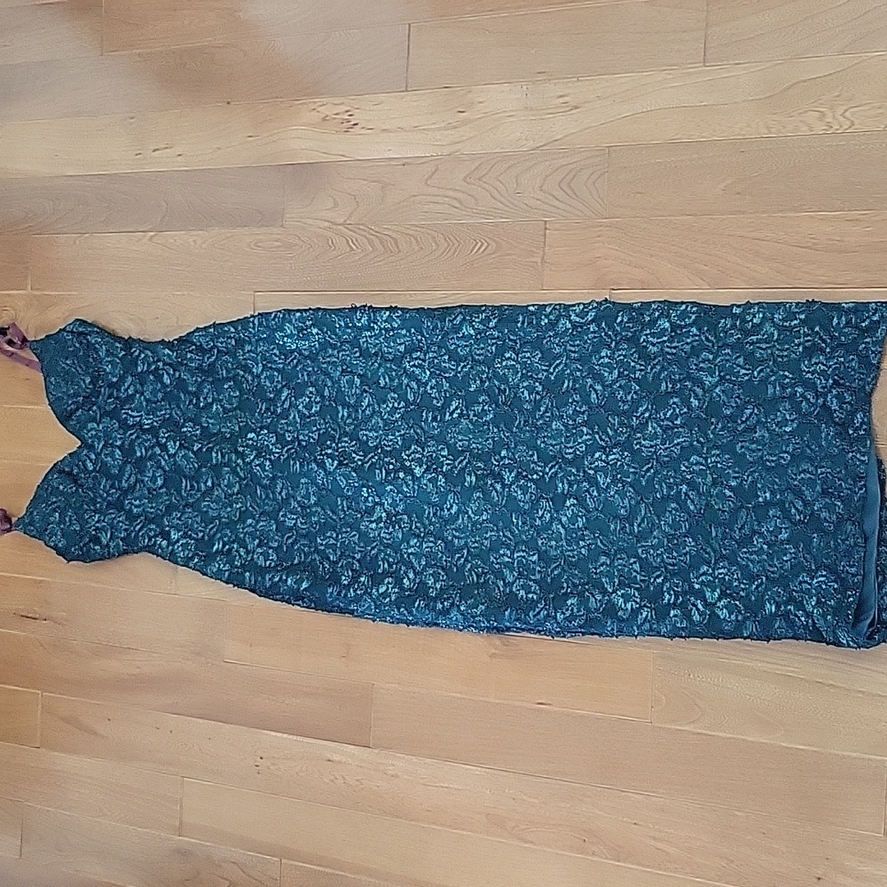 Lew Magram Collection Vintage Green Lace Midi Dress Side‎ Slit 4